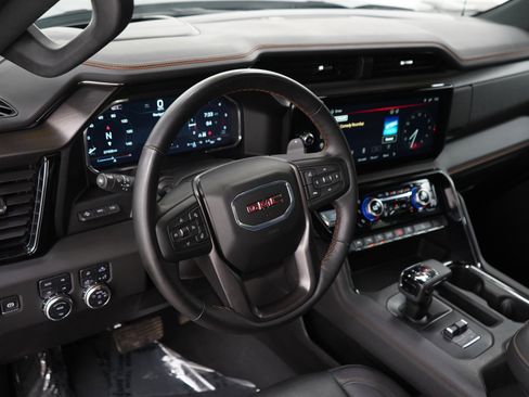 Used 2025 GMC Sierra 1500 AT4 w/ Technology Package AWD/4WD image 19