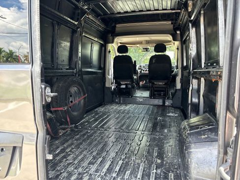 Used 2015 RAM ProMaster 2500 w/ Interior Convenience Group FWD image 12