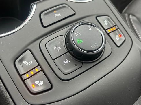 Certified 2023 GMC Terrain SLT w/ Infotainment Package II image 33