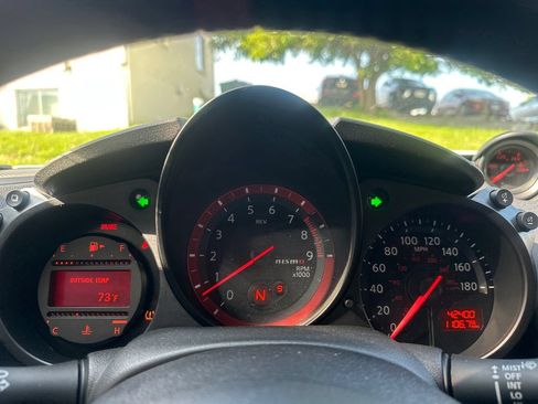 Used 2019 Nissan 370Z NISMO RWD image 14