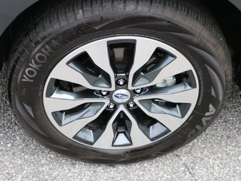 Used 2025 Subaru Outback Limited AWD/4WD image 14