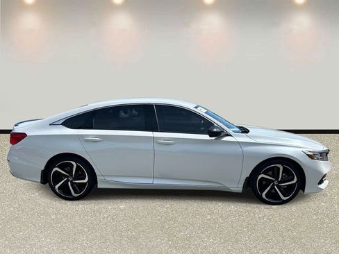 Used 2022 Honda Accord Sport image 4