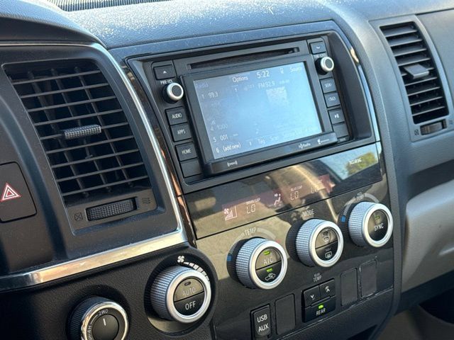 Used 2018 Toyota Sequoia SR5 w/ Carpet Mat Package AWD/4WD image 18