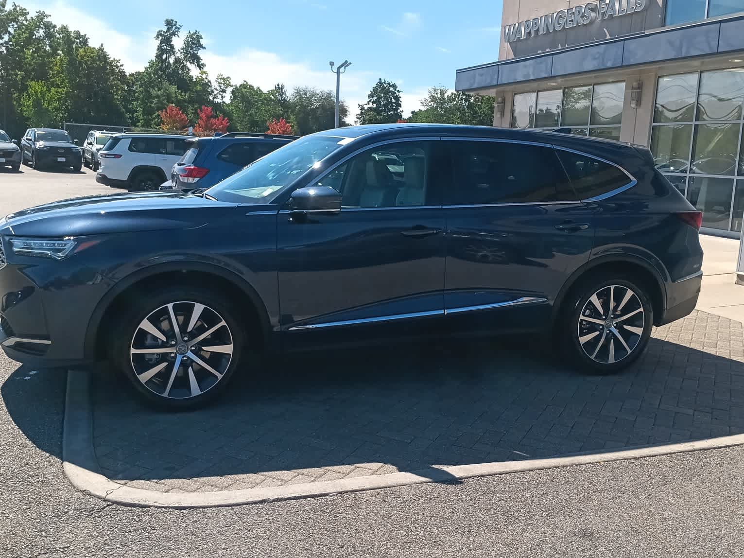 Used 2026 Acura MDX w/ Technology Package AWD/4WD image 2