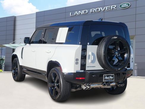 New 2025 Land Rover Defender 110 V8 image 4