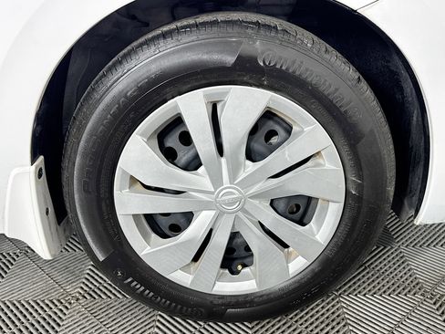 Used 2024 Nissan Versa S image 30