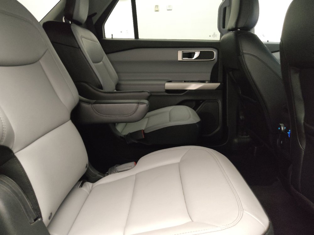Used 2021 Ford Explorer XLT w/ Equipment Group 202A RWD image 19