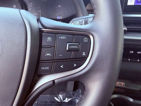 Certified 2025 Lexus UX 300h FWD w/ Accessory Package (Z1) image 23