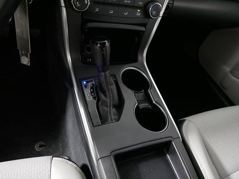Used 2016 Toyota Camry SE image 24