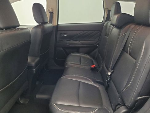 Used 2018 Mitsubishi Outlander SEL image 18