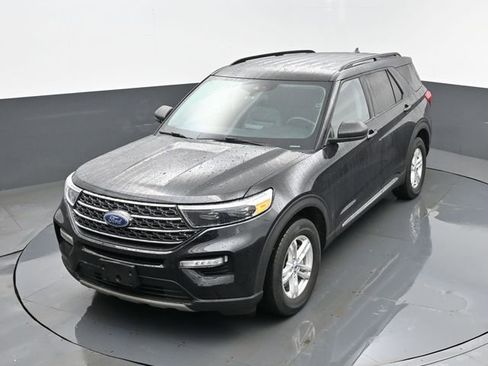 Used 2023 Ford Explorer XLT w/ Equipment Group 202A image 23