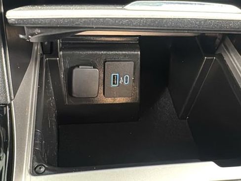 Used 2023 Ford Explorer ST-Line w/ Class IV Trailer Tow Package image 29