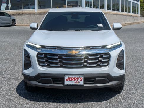 New 2026 Chevrolet Equinox LT FWD image 2
