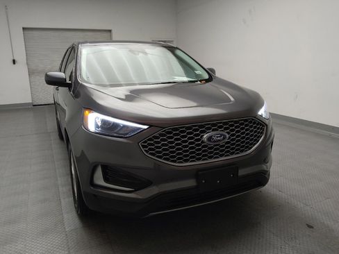 Used 2023 Ford Edge SEL image 14