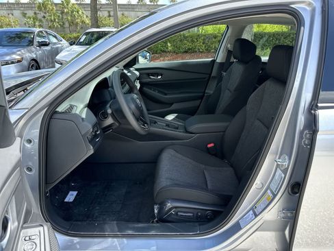 Used 2025 Honda Accord SE image 2