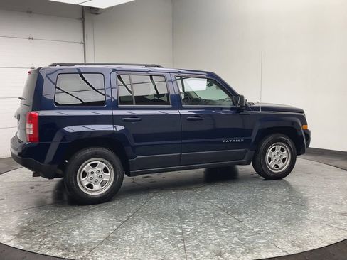 Used 2017 Jeep Patriot Sport w/ Power Value Group FWD image 28
