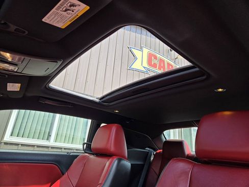 Used 2013 Dodge Challenger R/T RWD image 29