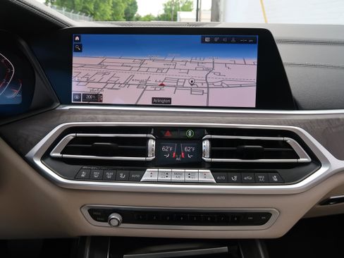 Used 2020 BMW X7 xDrive40i w/ Premium Package AWD/4WD image 16