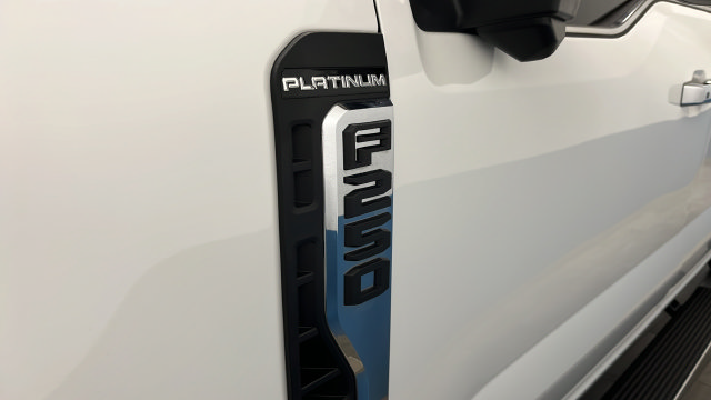 Used 2024 Ford F250 Platinum AWD/4WD image 44