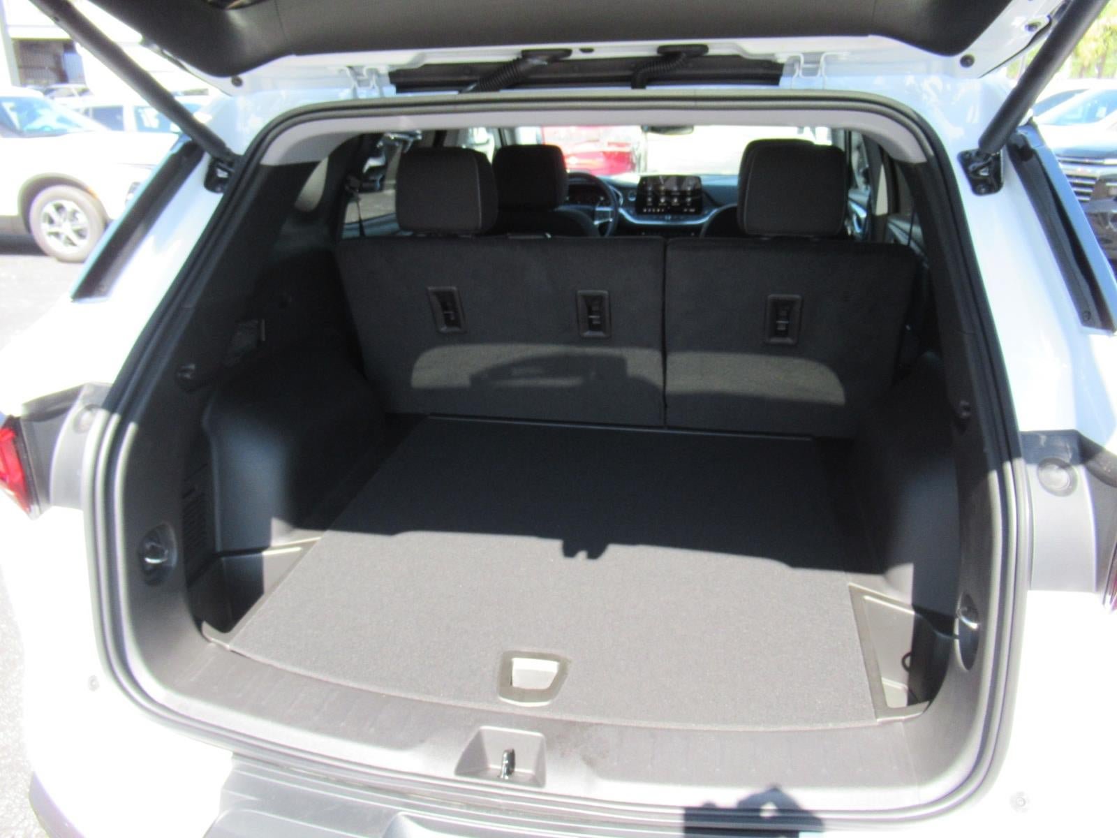 New 2026 Chevrolet Blazer LT w/ Convenience Package FWD image 32