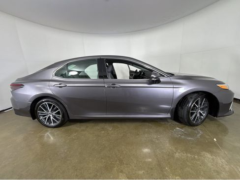 Used 2023 Toyota Camry XLE image 22