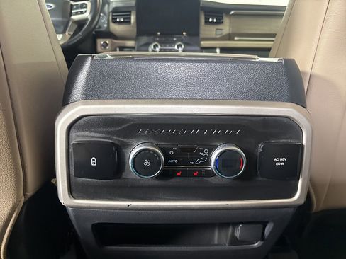Used 2024 Ford Expedition Limited image 24