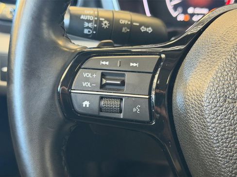 Used 2025 Honda Pilot Touring image 31