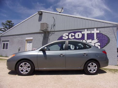 Used 2010 Hyundai Elantra GLS FWD image 1