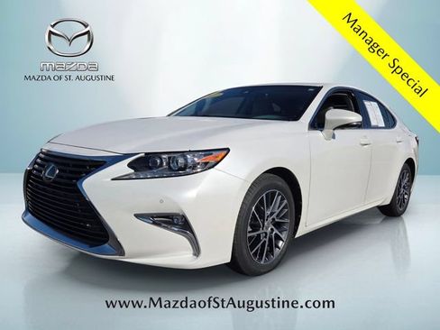 Used 2017 Lexus ES 350 w/ Luxury Package FWD image 1