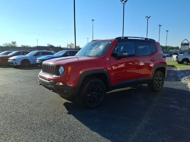 Used 2018 Jeep Renegade Trailhawk w/ Cold Weather Group II AWD/4WD image 3