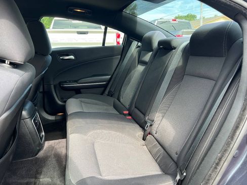 Used 2018 Dodge Charger SXT RWD image 16