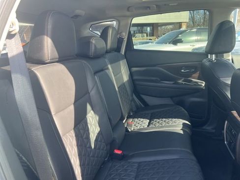 Used 2022 Nissan Murano Platinum w/ Cargo Package image 28