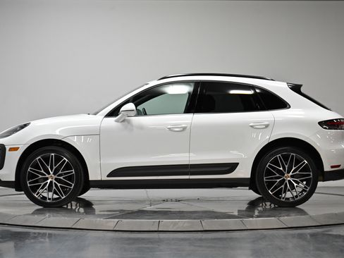 Used 2023 Porsche Macan image 13