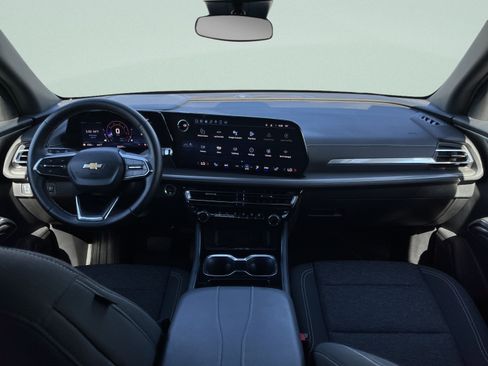 Used 2025 Chevrolet Traverse LT AWD/4WD image 24