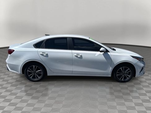 Used 2024 Kia Forte LXS FWD image 2