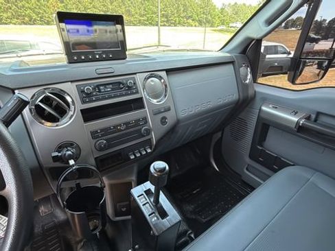 Used 2022 Ford F650 2WD Crew Cab Super Duty image 25