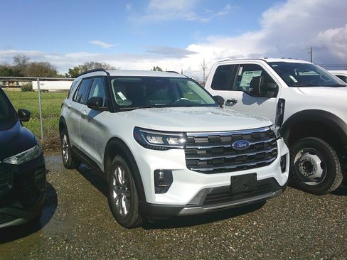 New 2026 Ford Explorer Active image 25