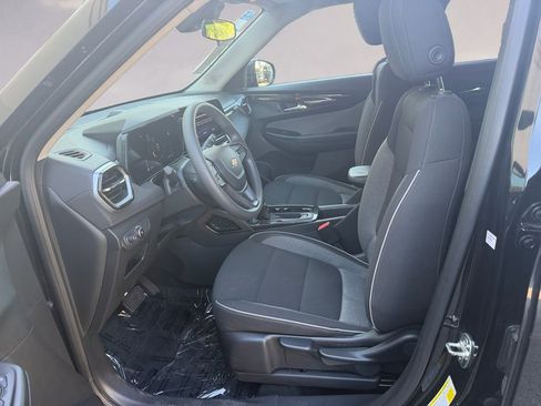 Used 2025 Chevrolet TrailBlazer LT image 10