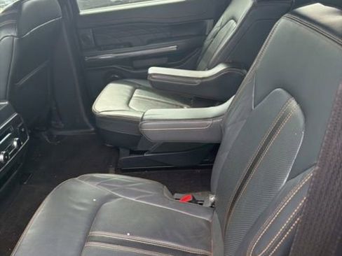 Used 2023 Ford Expedition Platinum AWD/4WD image 8
