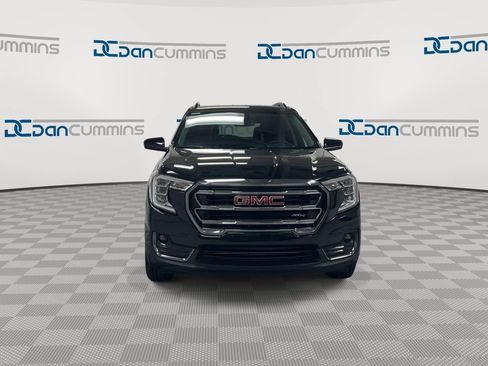 Used 2023 GMC Terrain AT4 AWD/4WD image 3