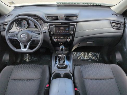 Used 2020 Nissan Rogue SV FWD image 16