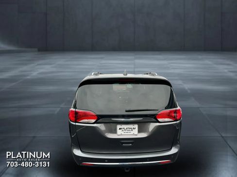 Used 2018 Chrysler Pacifica Limited w/ Advanced Safetytec Group image 6