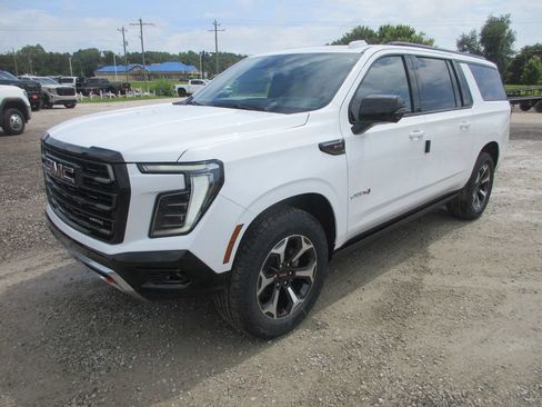 New 2026 GMC Yukon XL AT4 Ultimate AWD/4WD image 9