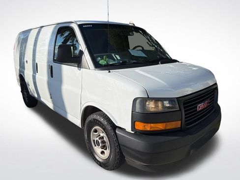 Used 2018 GMC Savana 2500 RWD image 3