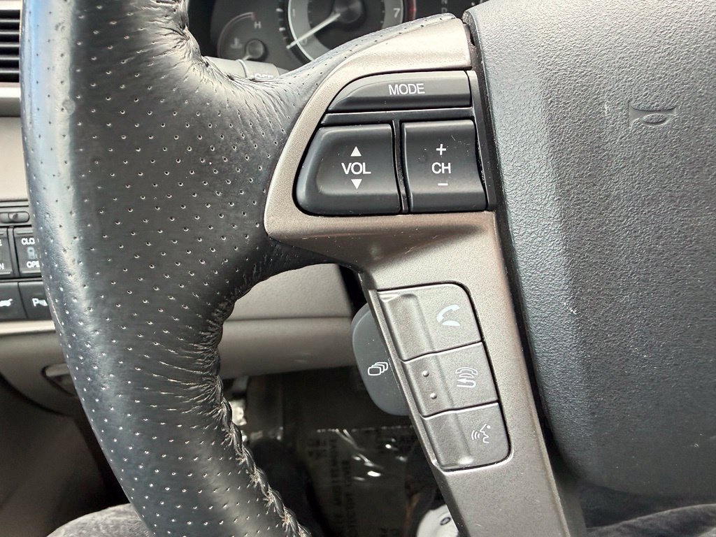Used 2016 Honda Odyssey Touring Elite image 17
