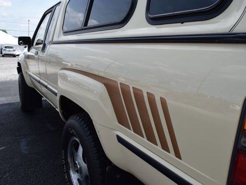 Used 1988 Toyota Pickup SR5 image 11