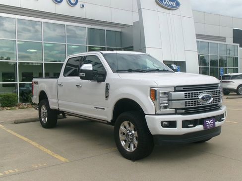 Used 2019 Ford F250 Platinum w/ Platinum Ultimate Package image 8