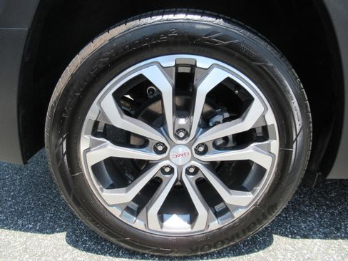 Used 2021 GMC Terrain SLT w/ Infotainment Package II FWD image 8