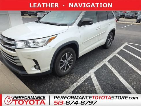 Used 2018 Toyota Highlander XLE w/ Protection Package #3 AWD/4WD image 1