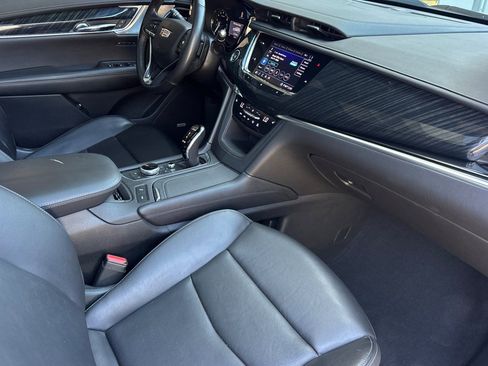 Used 2020 Cadillac XT6 Premium Luxury FWD image 16
